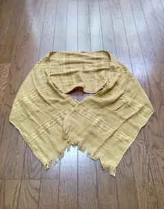 100%　ストール　幾何学模様地模様入り　黄土色　ねじねじ スカーフ