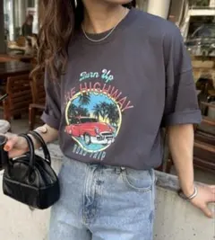 DISCOAT 【ユニセックス】ヴィンテージカープリントTシャツのサムネイル
