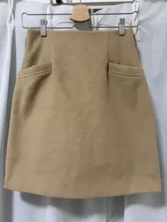 【未着用】Lily Brown ミニスカート ベージュ サイズ0のサムネイル