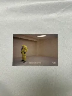 映画 バックルームズ 第3弾入場者特典 黄色い防護服ステッカー