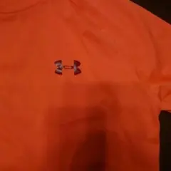 UNDER ARMOUR THE TECH TEE オレンジ Mサイズのサムネイル