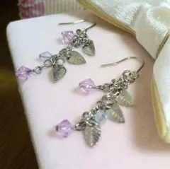 【ハンドメイド】（ピアス）リーフモチーフ&綺麗めカットビーズ