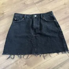 ZARA WOMANのブラックデニムのミニスカート