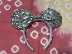 ミニーマウス　耳　カチューシャ シルバー