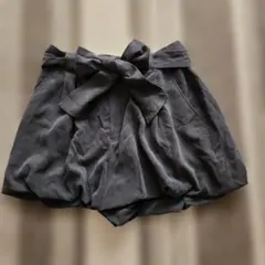 リボン付きダークグレーショートパンツ 36
