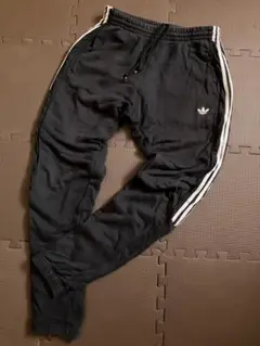 adidasスウェットパンツ