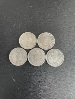 一圓銀貨 レプリカ 発送されていない年号 ① - メルカリ