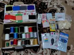 新品含 裁縫用品セット ミシン糸・縫い糸・仕付け糸・針・糸通し他