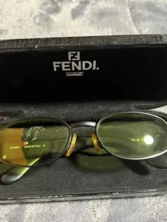 FENDI サングラス オーバル型 イエローレンズのサムネイル