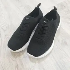 SKECHERS ブラック メモリーフォーム スニーカー