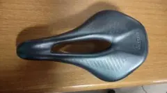 TNI カーボンシート（カーボンサドル）