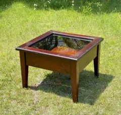 ビンテージ　コレクションテーブル　幅65㎝ 高さ45㎝のサムネイル