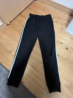 黒い長ズボン 160サイズ 即購入⭕️