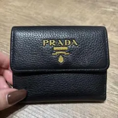 ⭐︎最終値下げ⭐︎ PRADA ブラック 二つ折り財布　カードケースのサムネイル
