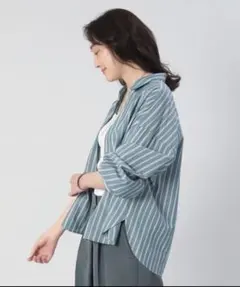 UNTITLED ストライプ柄　レギュラーカラーシャツ　サイズ44