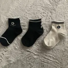 女児用靴下　黒　白　お花柄　3足セット