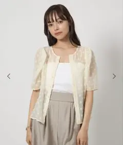 EMMEL REFINES アイボリー 半袖 トップスのサムネイル