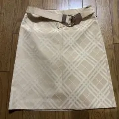 BURBERRY BLUE LABEL タイトスカート ベージュ ベルト付のサムネイル