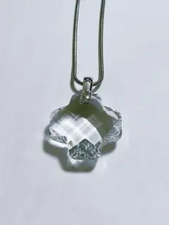 スワロフスキー　クロス　ネックレス