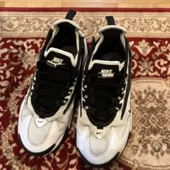 NIKE ZOOMホワイト/ブラック スニーカー