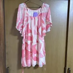 ピンクのフリルチュニック 半袖