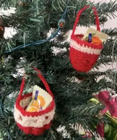 クリスマスツリー　オーナメント　ハンドメイド 赤と白のミニバック　2個セット