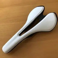 Cinelli チネリ ヴォラーレ サドル 復刻版 ホワイト - メルカリ