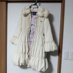 メゾピアノ ダウンコート フリル付きのクリーム色