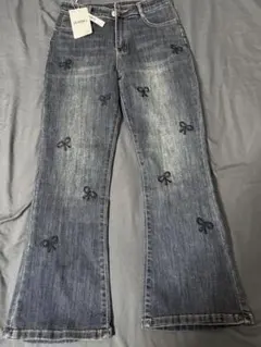 JENNY リボン刺繍 ダークデニム フレアパンツ