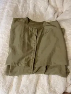 オリーブ色 ボタン付き長袖シャツ Lサイズ　yokopiちゃんコラボ