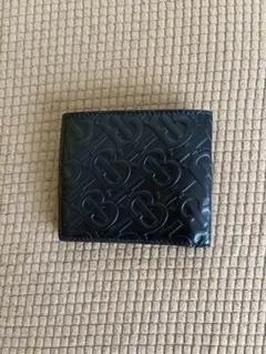 「新品」BURBERRY モノグラム TBロゴエンボス加工二つ折り財布 ブラックのサムネイル