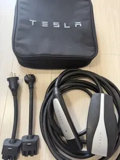 テスラ　純正モバイルコネクターのサムネイル