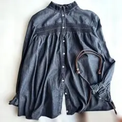 美品 サムシング 長袖スモッキングデニムブラウス フリルデニムシャツ M～L相当のサムネイル