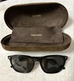 TOM FORD 偏光レンズ　サングラス ブラックのサムネイル