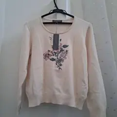 【未使用タグ付】LAURA ASHLEY. 刺繍ニットのサムネイル