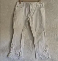 ホワイトデニムパンツ 裾フリル付き64㌢　白