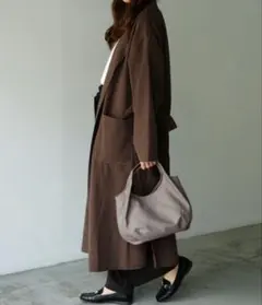 柔らかい本革ハンドルのハンドバッグ　グレー