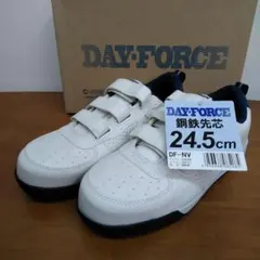 Item thumbnail for item 3741a40a-b7f1-481e-aa1b-6d2682082537