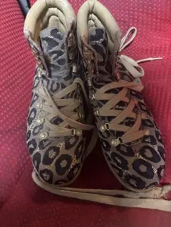m*e様 adidas ヒョウ柄 ハイカットスニーカー