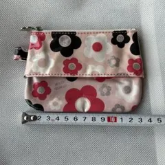 MARY QUANT マリークワント　ポーチ　ポケットティッシュ入れ