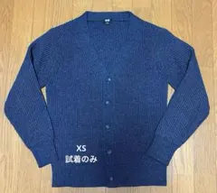 ユニクロ　ミドルゲージ　Vネックカーディガン