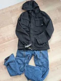 ​【上下セット】VOLCOM ボルコム スノーボードウェア Mのサムネイル