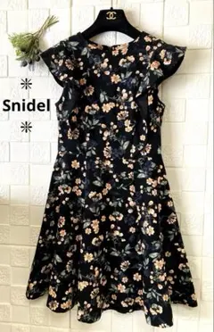 【Snidel】花柄ノースリーブひざ丈ワンピース　フリル袖　ブラック　上品　Ｓ