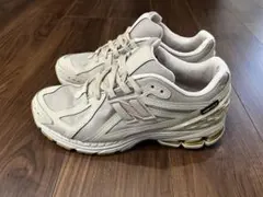 New Balance 1906R ベージュ 27.5cmのサムネイル