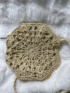 カゴショルダーバッグベージュ裏地付き ファスナー付き ポケット