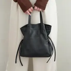 レザー巾着ショルダーバッグ