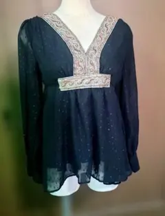 値下げ中Laguna Moon黒の刺繍入り長袖チュニックのサムネイル