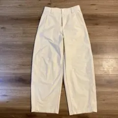 ユニクロ　ジャージーバレルレッグパンツ