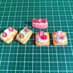 ミニチュアスイーツ 5個セット　いちごケーキ　苺クリーム