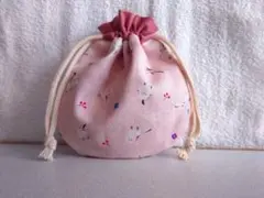 シマエナガ柄（ピンク）のまんまる巾着袋